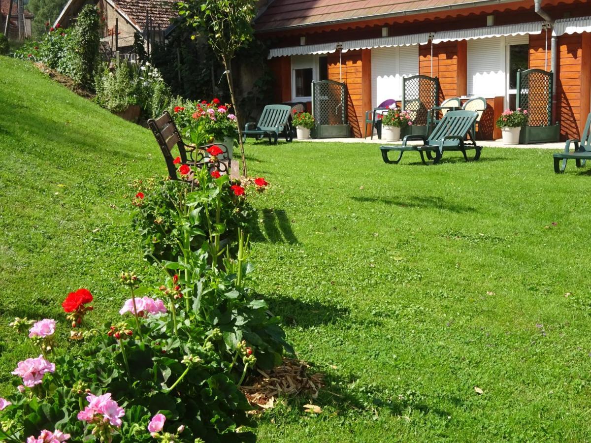 לה הוואלד Logis Hotel Restaurant La Petite Auberge Alsace מראה חיצוני תמונה