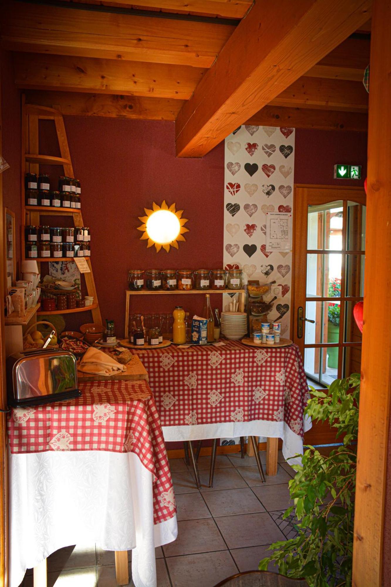 לה הוואלד Logis Hotel Restaurant La Petite Auberge Alsace מראה חיצוני תמונה